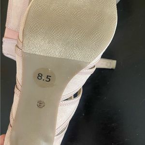 Woman’s heels only worn twice